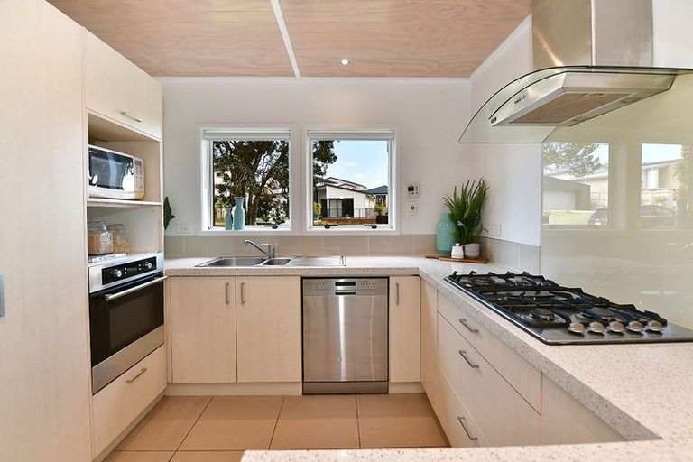 Photo of property in 121 Parkview Drive, Gulf Harbour, Whangaparaoa, 0930