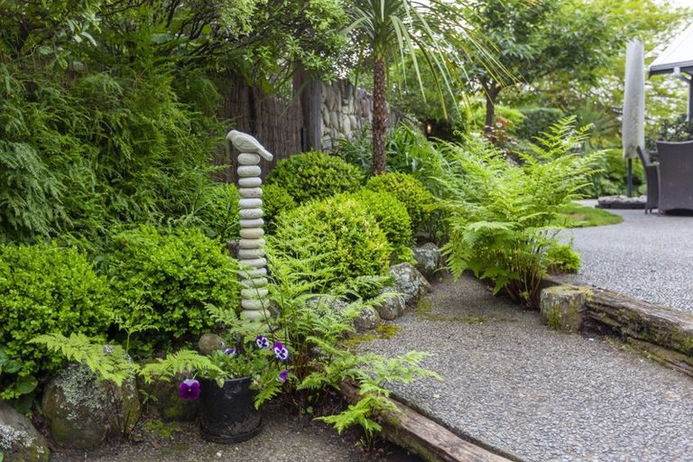 Photo of property in 8 River Glade, Waikanae, 5036