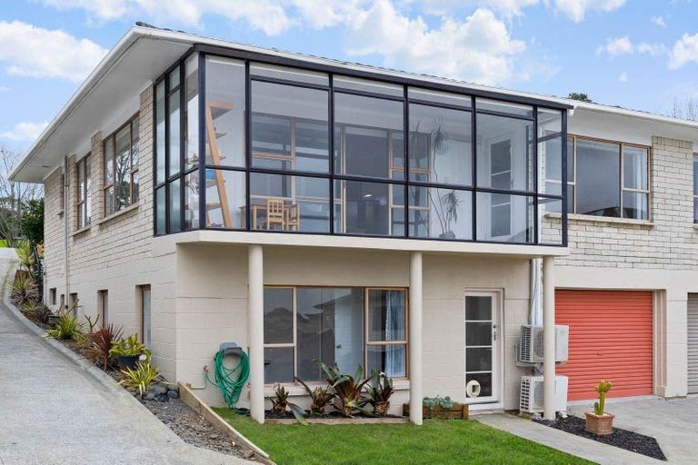 Photo of property in 4239a Great North Road, Glendene, Auckland, 0602