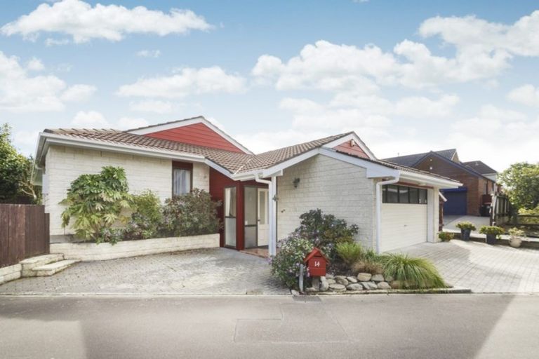 Photo of property in 14 Fraser Court, Roslyn, Palmerston North, 4414