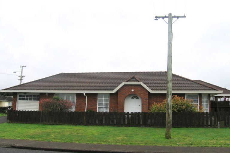 Photo of property in 2/12 Alexander Street, Papakura, 2110