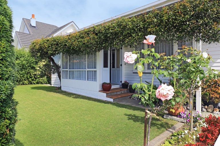 Photo of property in 10 Coleman Terrace, Hospital Hill, Napier, 4110