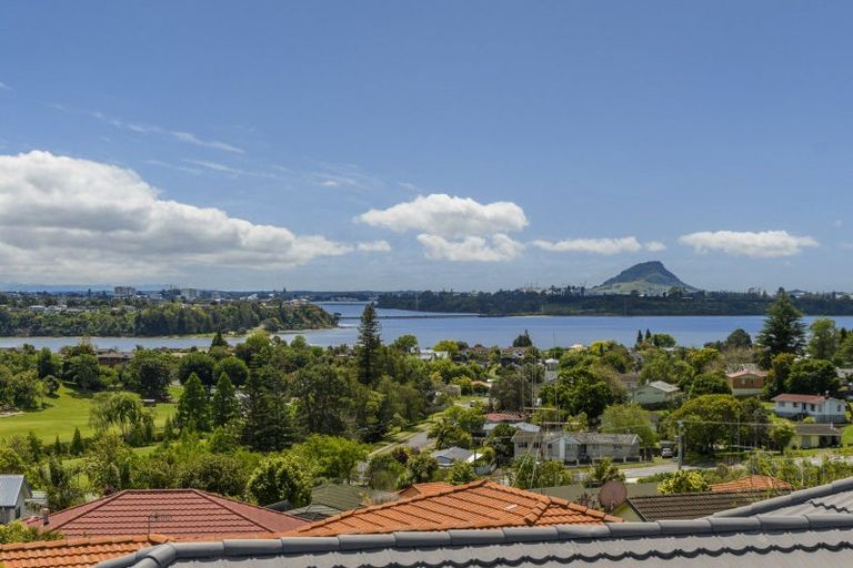 Photo of property in 33 Oteki Park Drive, Welcome Bay, Tauranga, 3112