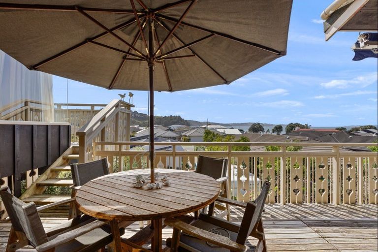 Photo of property in 12 Kahurangi Place, Snells Beach, 0920