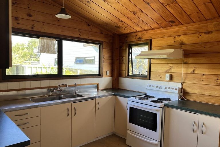 Photo of property in 11 Fitzwater Place, Henderson, Auckland, 0612