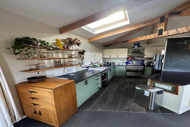 Photo of property in 59a Hawkhurst Road, Lyttelton, 8082