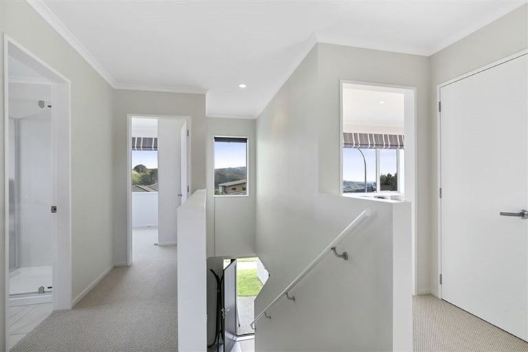 Photo of property in 254 Mark Avenue, Grenada Village, Wellington, 6037