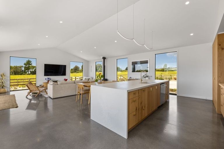 Photo of property in 589 Kent Road, Korito, New Plymouth, 4371