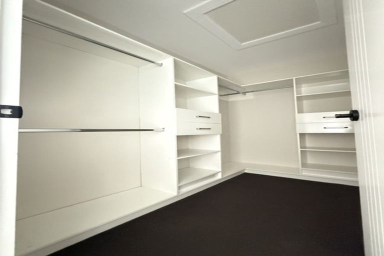 Photo of property in 4 Kearney Place, Massey, Auckland, 0614