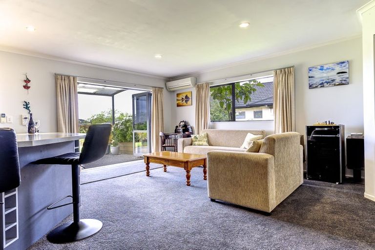 Photo of property in 97 Farnborough Drive, Grandview Heights, Hamilton, 3200