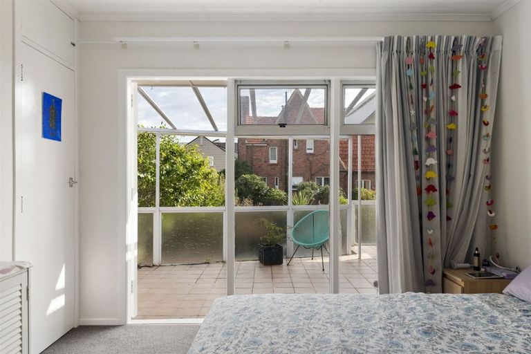 Photo of property in 192 Hurstmere Road, Takapuna, Auckland, 0622