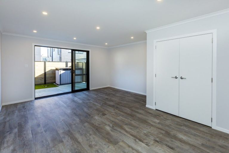 Photo of property in 5 Reakes Crescent, Wallaceville, Upper Hutt, 5018