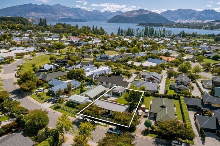 Photo of property in 48 Meadowstone Drive, Wanaka, 9305