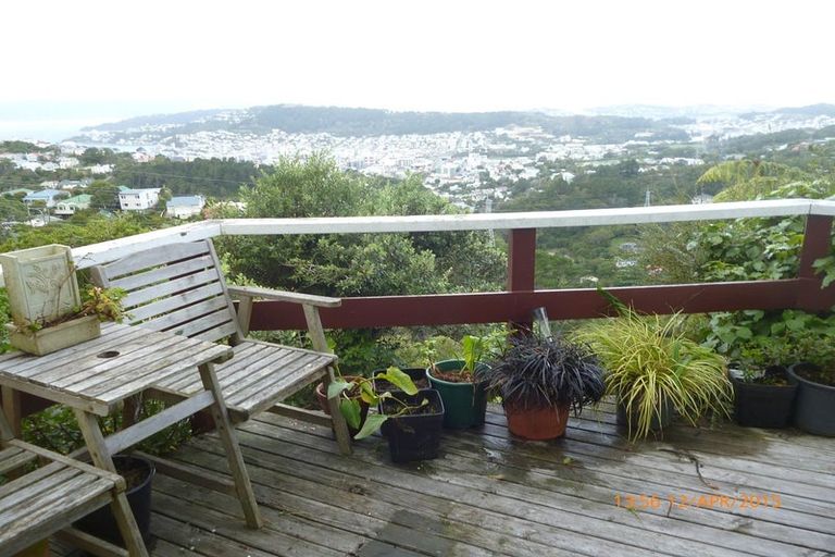 Photo of property in 32 Highbury Road, Highbury, Wellington, 6012
