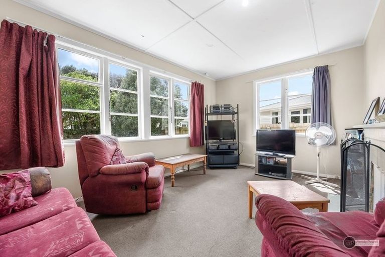 Photo of property in 21 Hunter Street, Taita, Lower Hutt, 5011