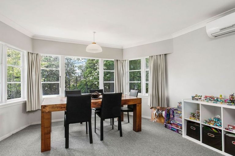 Photo of property in 21 Martindales Road, Heathcote Valley, Christchurch, 8022