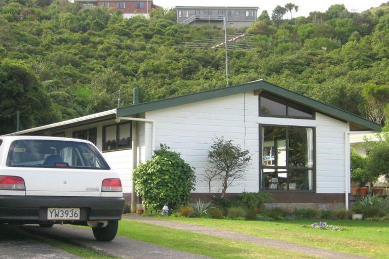 Photo of property in 14 Fiona Grove, Karori, Wellington, 6012