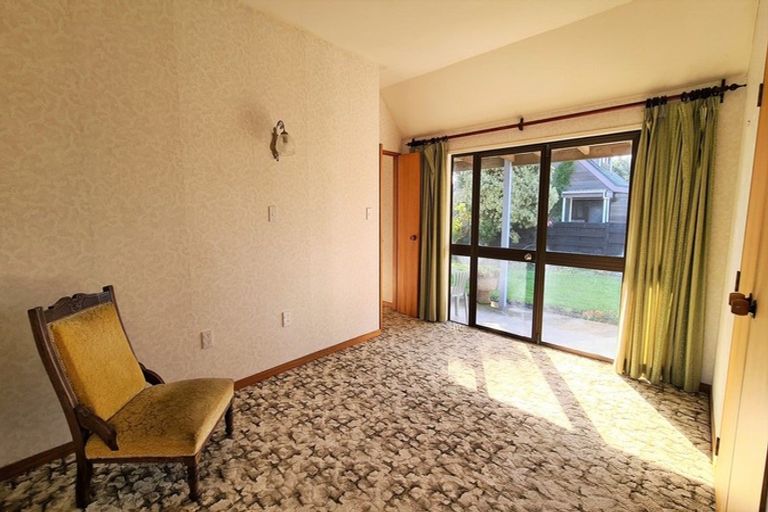 Photo of property in 6 Halse Place, Opunake, 4616