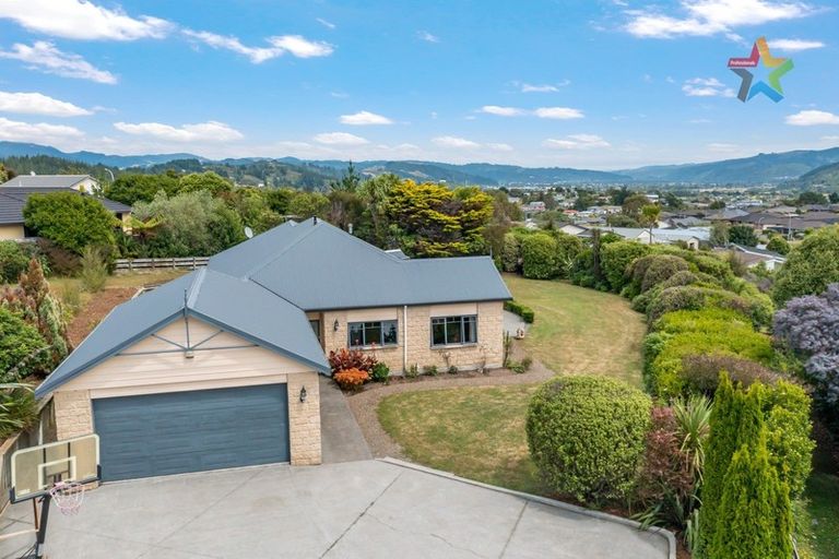 Photo of property in 6a Marua Palm Grove, Timberlea, Upper Hutt, 5018
