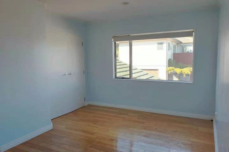 Photo of property in 1/227 Sunset Road, Sunnynook, Auckland, 0632
