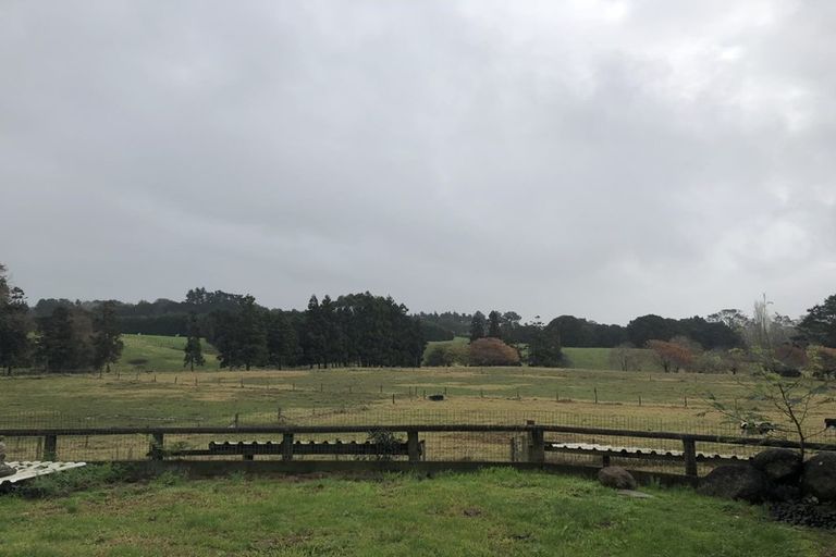 Photo of property in 1182 Waiuku Road, Waiuku, 2681