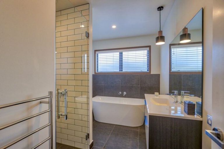 Photo of property in 61 Kelliher Drive, Wanaka, 9305