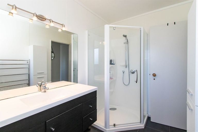 Photo of property in 22 Tawari Street, Inglewood, 4330