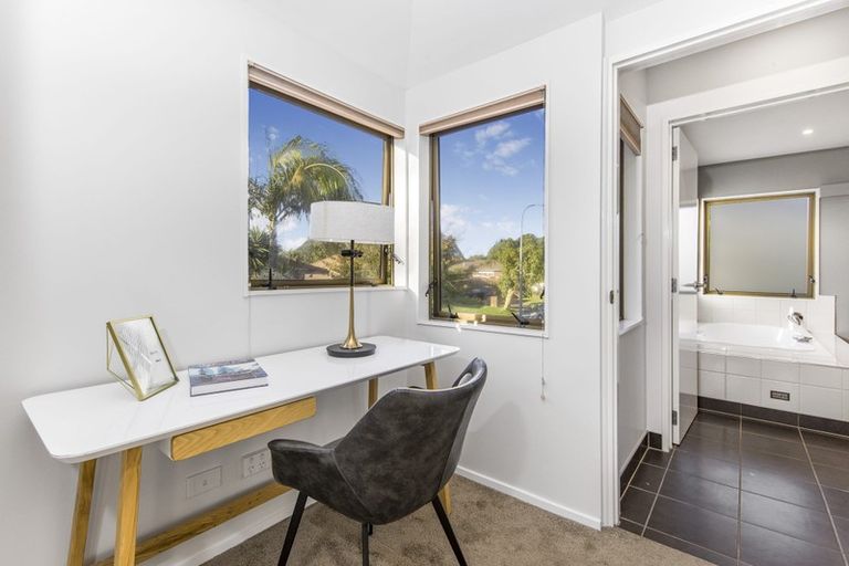 Photo of property in 13 Reynard Terrace, Conifer Grove, Takanini, 2112