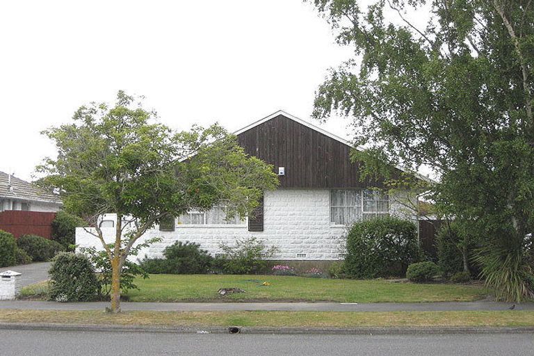 Photo of property in 158 Queenspark Drive, Parklands, Christchurch, 8083