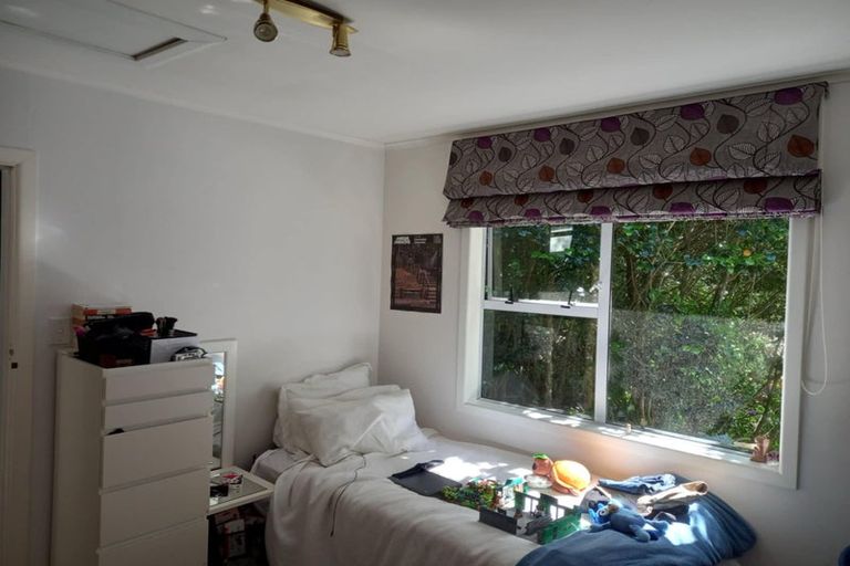 Photo of property in 1/10 Mckelvey Place, Tawa, Wellington, 5028