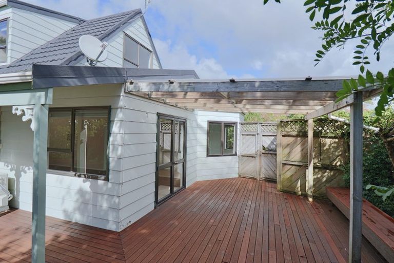 Photo of property in 1/5 Rosca Lane, Sunnyhills, Auckland, 2010