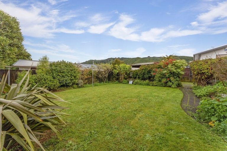 Photo of property in 31a Roband Crescent, Brown Owl, Upper Hutt, 5018