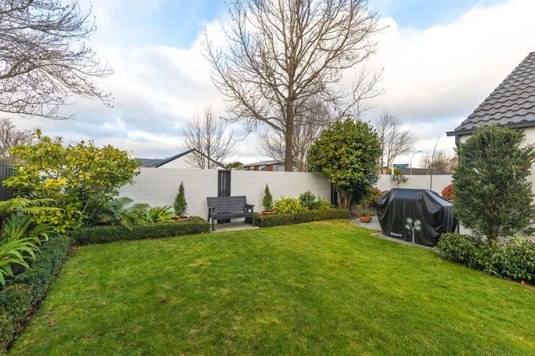 Photo of property in 2 Rutherglen Avenue, Ilam, Christchurch, 8041