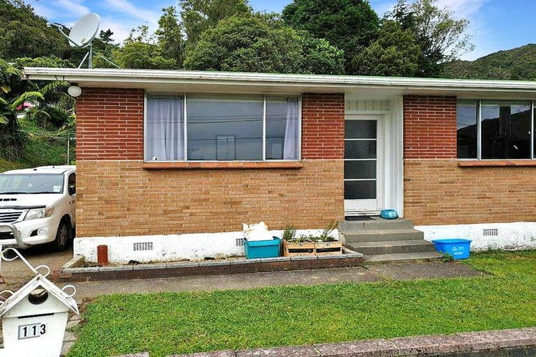 Photo of property in 113-115 Horoeka Street, Stokes Valley, Lower Hutt, 5019