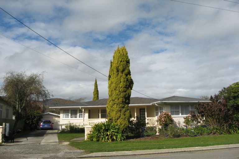 Photo of property in 24 Motupipi Street, Takaka, 7110