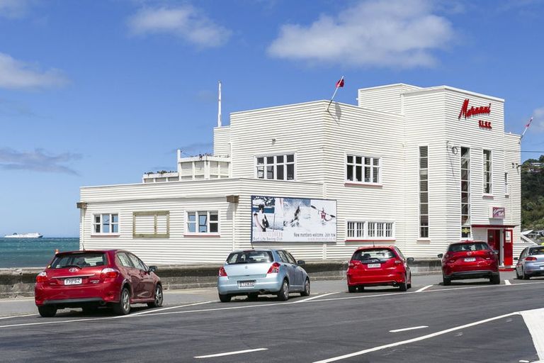 Photo of property in 1/102 Lyall Parade, Lyall Bay, Wellington, 6022