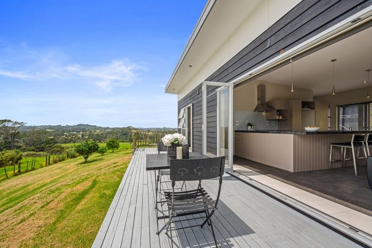 Photo of property in 51 Edward Jonkers Drive, Riverhead, Albany, 0793