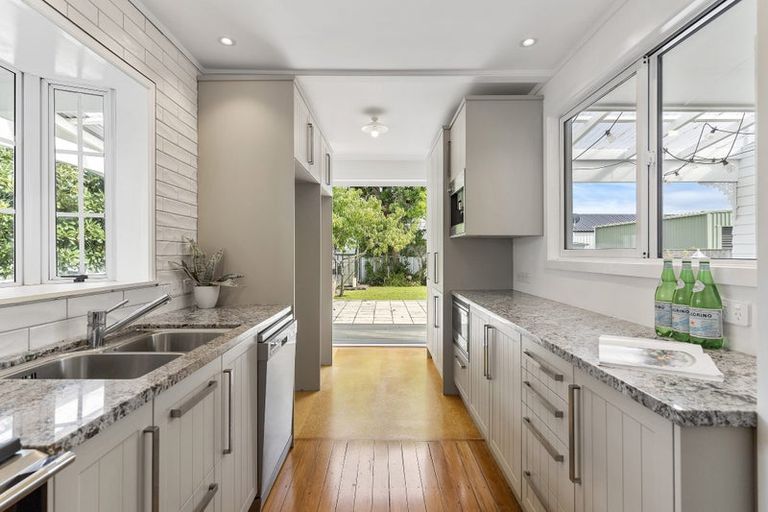 Photo of property in 219 The Square, Whangamata, 3620