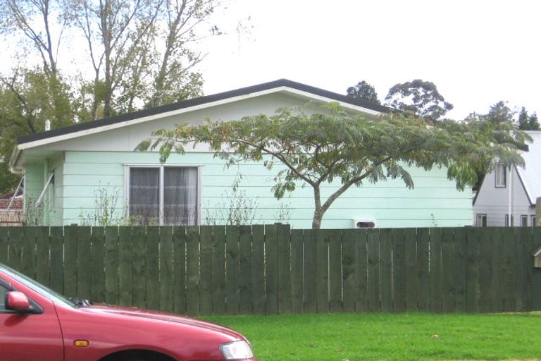 Photo of property in 84 Borich Road, Sunnyvale, Auckland, 0612