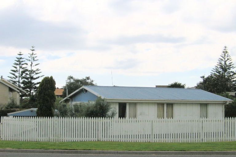 Photo of property in 1099 Papamoa Beach Road, Papamoa Beach, Papamoa, 3118