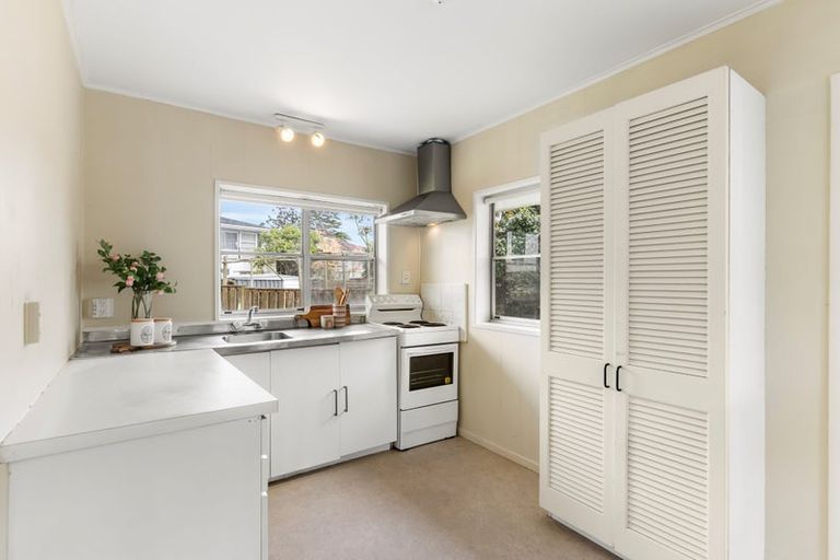 Photo of property in 1/159 Coronation Road, Hillcrest, Auckland, 0627