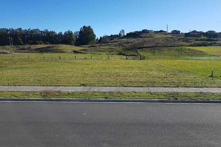 Photo of property in 5 Erlam Place, Matipo Heights, Rotorua, 3015