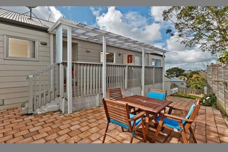 Photo of property in 20 Orton Street, Glenfield, Auckland, 0627