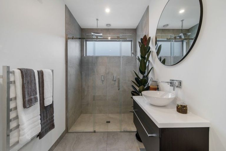 Photo of property in 2 Guyon Street, Marshland, Christchurch, 8083