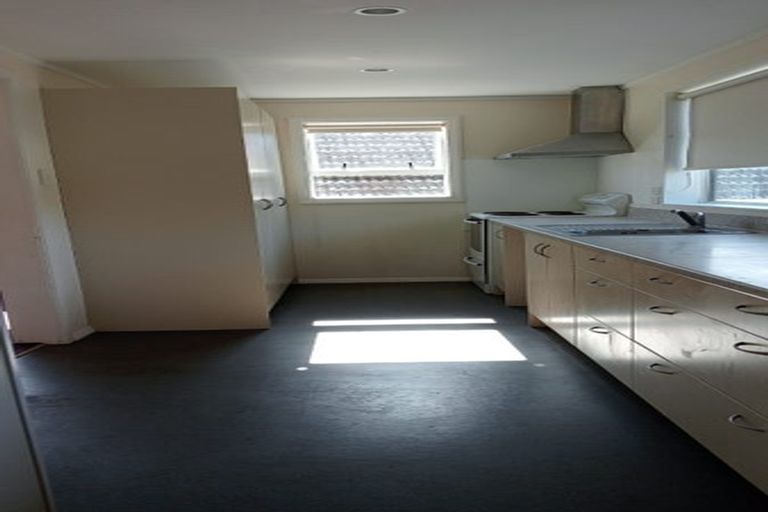 Photo of property in 87 Moorefield Road, Johnsonville, Wellington, 6037