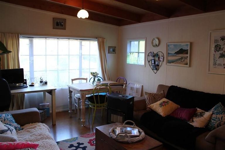 Photo of property in 17 Harbour View Road, Leigh, 0985