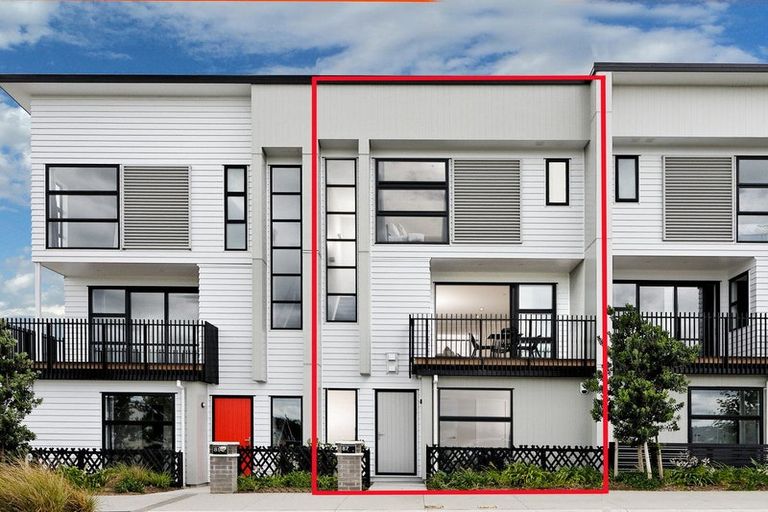 Photo of property in 87 Glidepath Road, Hobsonville, Auckland, 0616