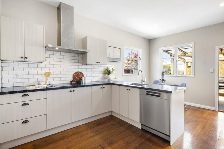 Photo of property in 45a Kemp Street, Kilbirnie, Wellington, 6022