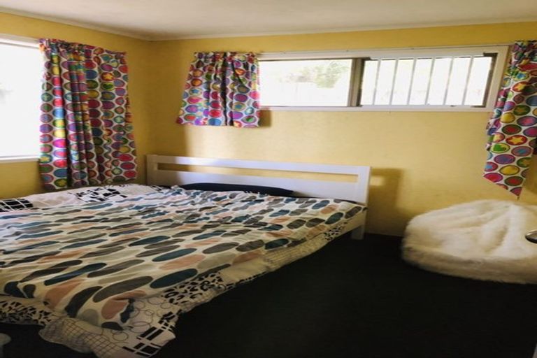 Photo of property in 16 Sunburst Lane, Torbay, Auckland, 0630