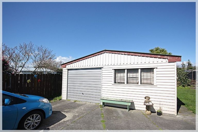 Photo of property in 9 Punga Street, Tangimoana, 4822